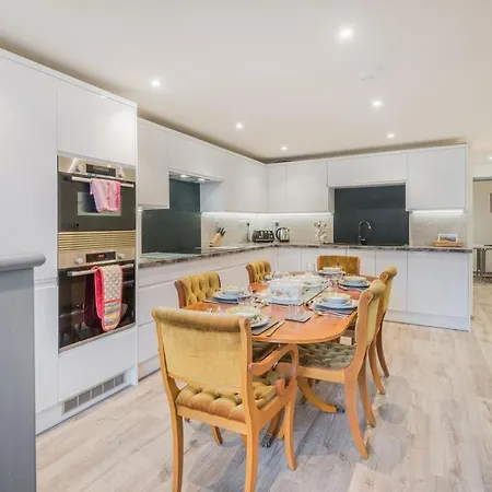 Сasa de vacaciones 3 Bed In Borrowdale Sz465 *