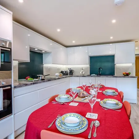 Сasa de vacaciones 3 Bed In Borrowdale Oc-sz465 *